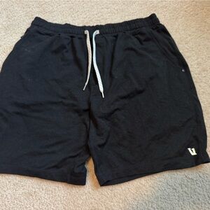 Vuori Black Ponto Performance Short 7”
